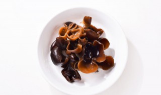 黑木耳是发物吗 黑木耳是发物吗皮肤病可以吃吗