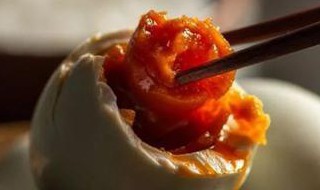 鸭蛋臭了还能吃吗（鸭蛋臭了还能吃吗咸鸭蛋）