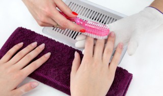 卸甲水怎么用 清洁剂洗甲水怎么用