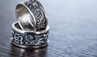 鸡蛋裹银为什么变色 鸡蛋裹银为什么变色了