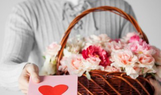 鲜花保鲜法的做法（鲜花保鲜法的做法有哪些）