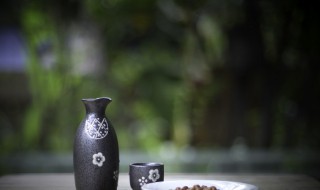 一杯白酒多久能开车（一杯白酒多久能开车测不出来）