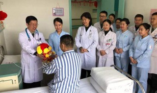 问候病人最温暖的话（高情商怎么安慰生病的人）