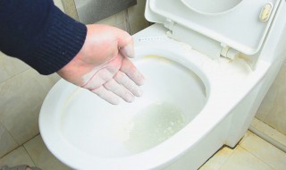马桶盖子泛黄怎么处理 马桶盖发黄了怎么办
