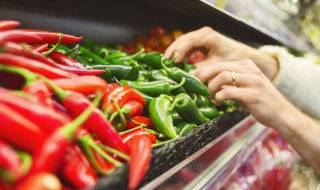 干辣椒有霉味怎么处理 干辣椒有点发霉了怎么办