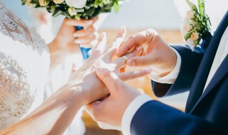 结婚邀请朋友圈怎么发（结婚邀请朋友圈怎么发文案）