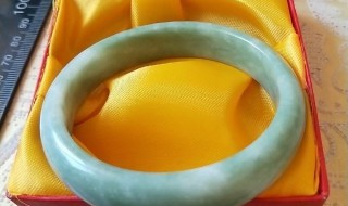 玉镯有皮纹怎么处理（玉手镯有皮纹）
