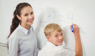 送孩子上学的句子（送孩子上学的句子说说或心情）