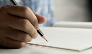 决定放弃一个人的短句 决定放弃一个人的短句子