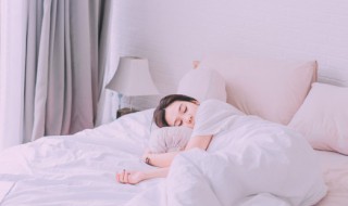 怎样哄女朋友睡觉（怎样哄女朋友睡觉故事）