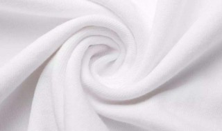 怎样洗白色衣服更白（白衣服发黄洗白简单有效方法）