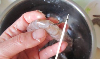 活剥虾线的方法（怎么剥虾线快告诉我）
