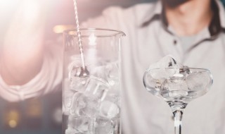 快速冻水方法 水怎么快速冻冰块