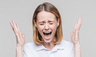 女人变心的表现（一个女人变心的表现）