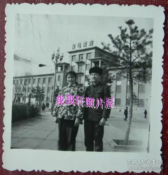 陌上花开的情侣网名:和陌上花开丶 对应的情侣名