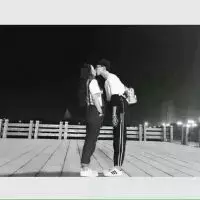 欧美情侣头像上下白边