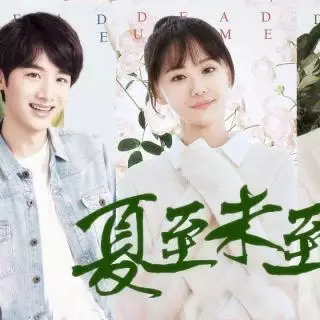 谁帮我做个QQ文字情侣头像啊底色最好是灰色，上面...