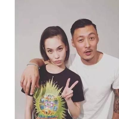 余文乐情侣头像一对，求这一对情侣头像