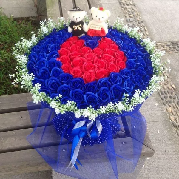 如果情侣之间对方过生日另一方女生应该怎么办他们两人几乎表面上不说话的