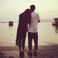 2、成熟稳重低调有内涵的情侣头像:谁有非常有内涵的情侣头像，一般人看不出来的！