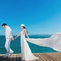 2、情侣头像简单大气成熟:求情侣头像一左一右，成熟有意境的，**是背后的，不浮华的