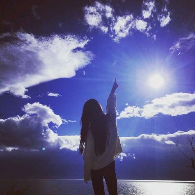 情侣头像海边一男一女，海边情侣头像一对女的
