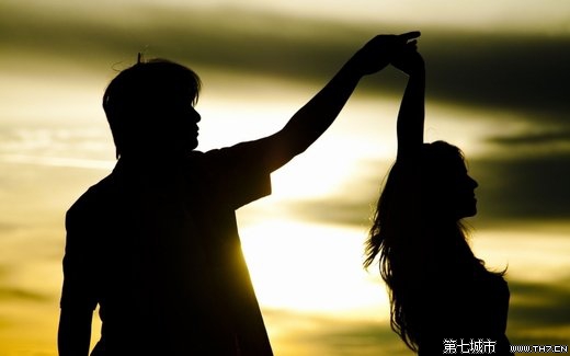 两人图片情侣背影图片，教室简笔画大全图片