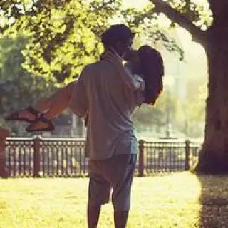 5、求两张比较温暖成熟的情侣头像。要是满意的话，可以加分。谢谢各位了。