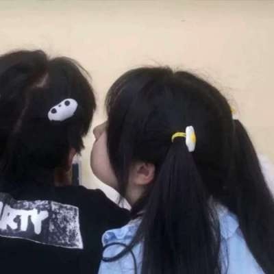 3、微信情头**:这两个哪一个是情头啊，还是两个都是情头啊
