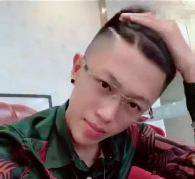 牌牌琦小伊伊情侣头像