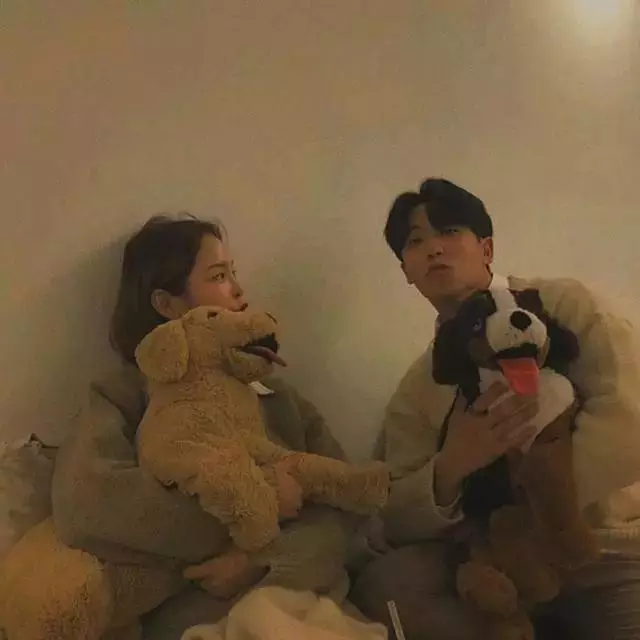 4、情侣头像一男一女情头真人:一男一女的头像是情头吗