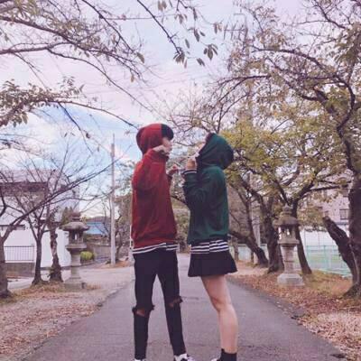 1、****的情侣头像:你珍藏的****的情侣头像有哪些？
