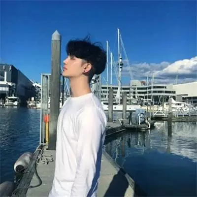 3、情侣头像一左一右配对真人:情侣头像。一左一右。