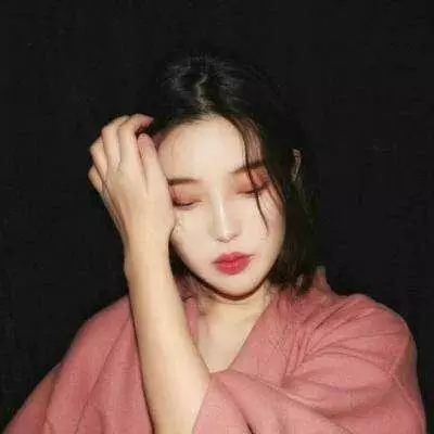 10、最近网上很火的那种图片，很多人用来当头像的叫什么图？怎么做？