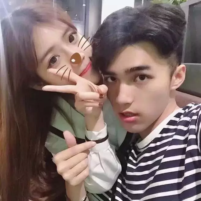 2、颜值高的情头男女一人一张:谁有好看的动漫情头吗？（男女各一张） 发给我