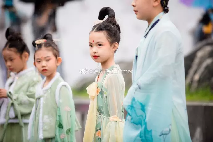 5、陈鑫和小仙女:冯越和陈鑫林在一起了吗？