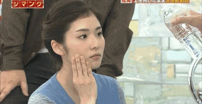 7、微博有博主发黄色微博，上面有黄色链接，下面有黄色动图和图片，误点了下面的图片，手机会中病毒吗？