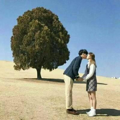 高清情侣头像2张，求推荐类似这样的真人超清情侣头像，带情侣名