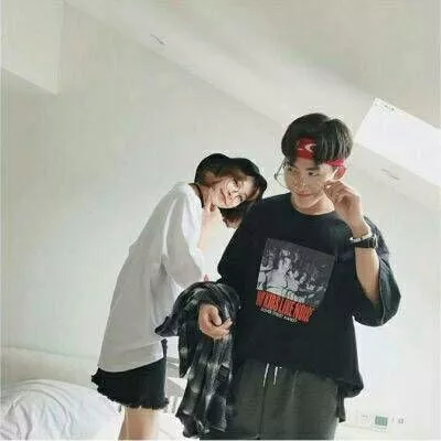 2、**版情侣头像:求图片：查询情侣头像另一半