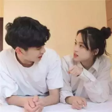 3、情侣头像真人一男一女分开两张:情侣头像，一男一女两张的