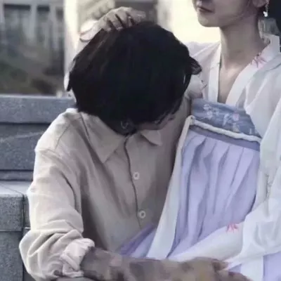 5、CP头像一人一半分开真人:情侣头像真人一人一半？