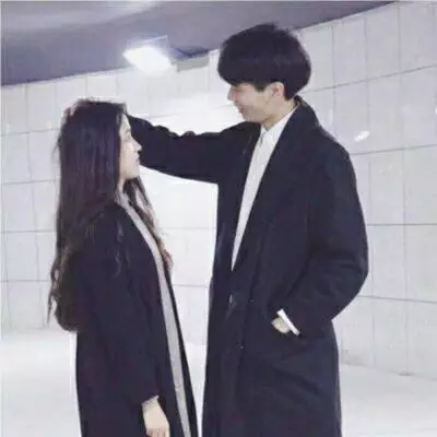 10、**情侣头像****:要一对情侣头像****的