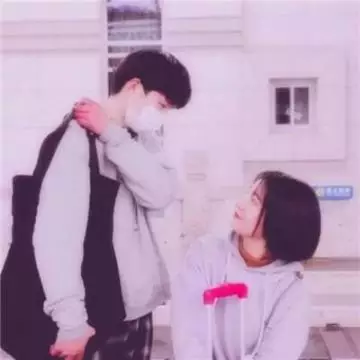 4、情侣头像一男一女:头像上如果有两个人，一男一女是情侣头像吗