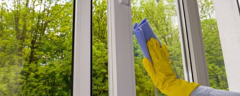 洗洁精加什么擦玻璃干净 洗洁精加什么擦玻璃干净透亮