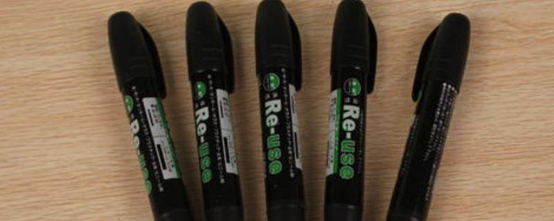 油性笔写在家具上怎么擦掉（油性笔写在家具上怎么擦掉呢）