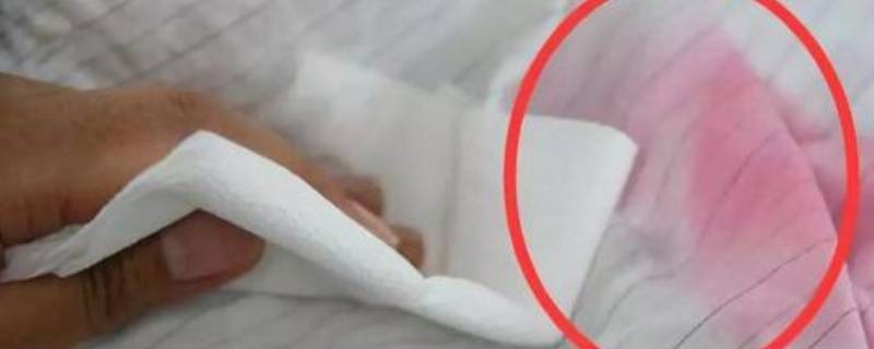 衣服褪色怎么洗才能不褪色 黑色衣服褪色怎么洗才能不褪色