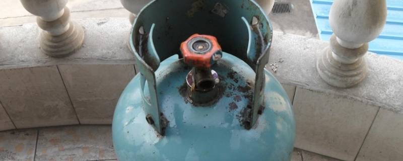 煤气罐着火正确的扑救方法是 煤气罐起火正确灭火