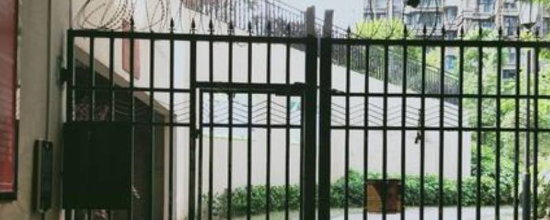 铁门上的双面胶怎么去除（铁门上的双面胶怎么去除掉）