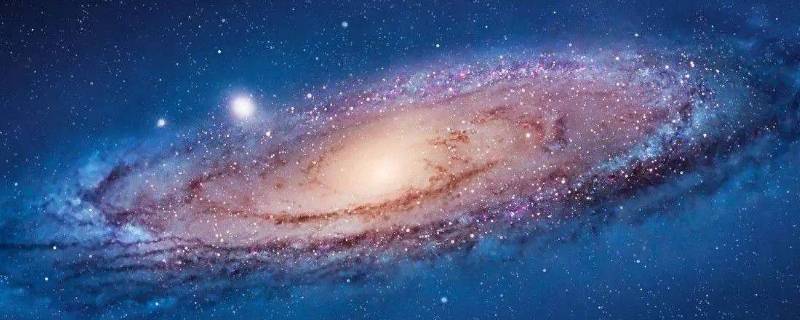 银河系中间亮的是什么 银河系中间亮的是什么星星