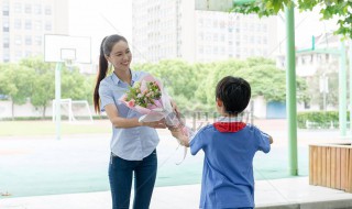 教师节跟老师送什么 教师节跟老师送什么花好
